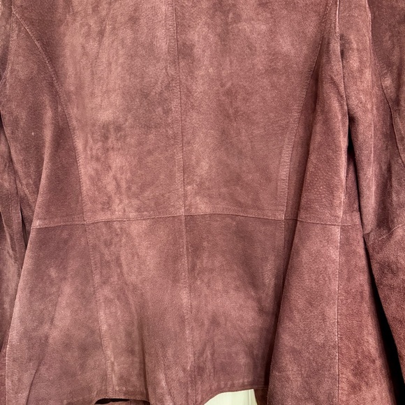 Elegant Suede Blazer in Rich Burgundy - Picture 9 of 10